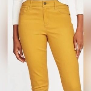 Old Navy Rockstar Mid-rise Jeans. Size 14.